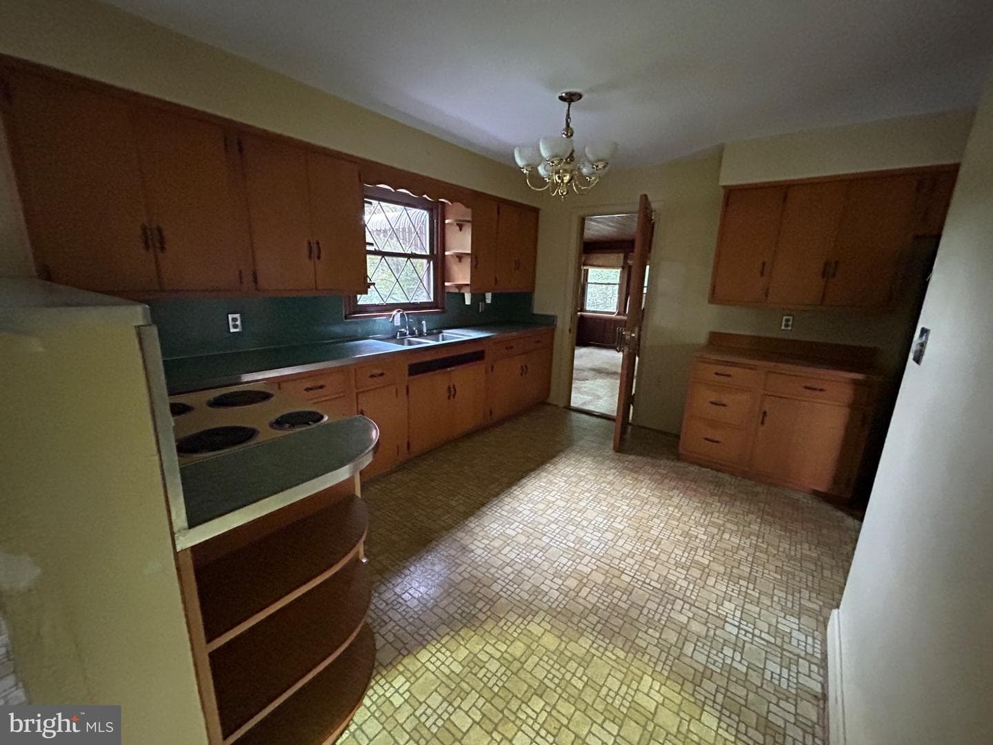17233 Mountain View Road photo 6