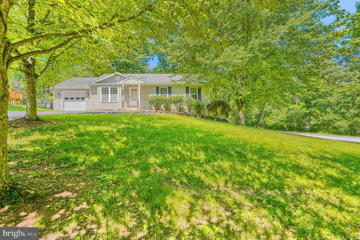 1002 Midvale Avenue photo 3