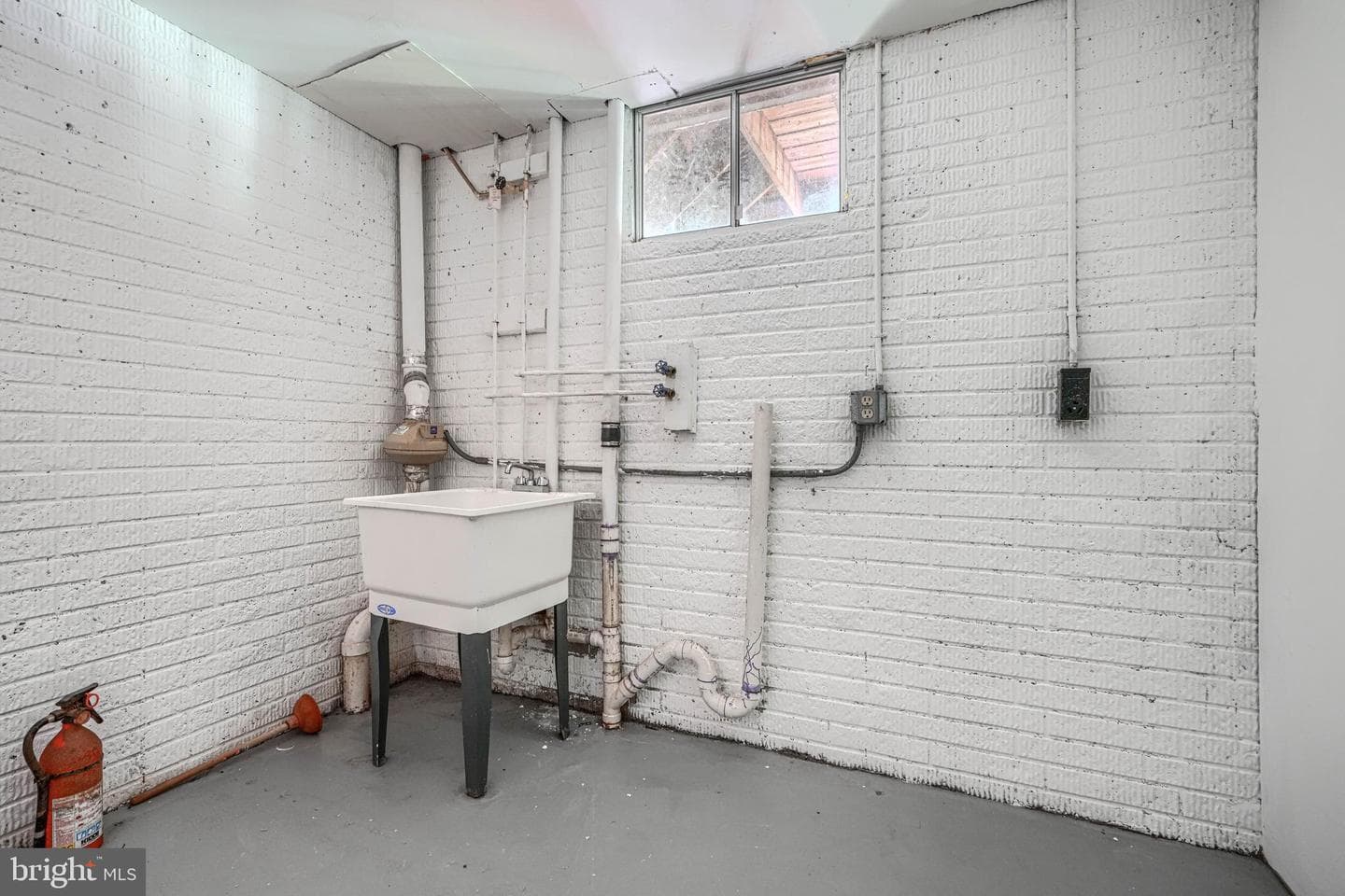 1002 Midvale Avenue photo 44