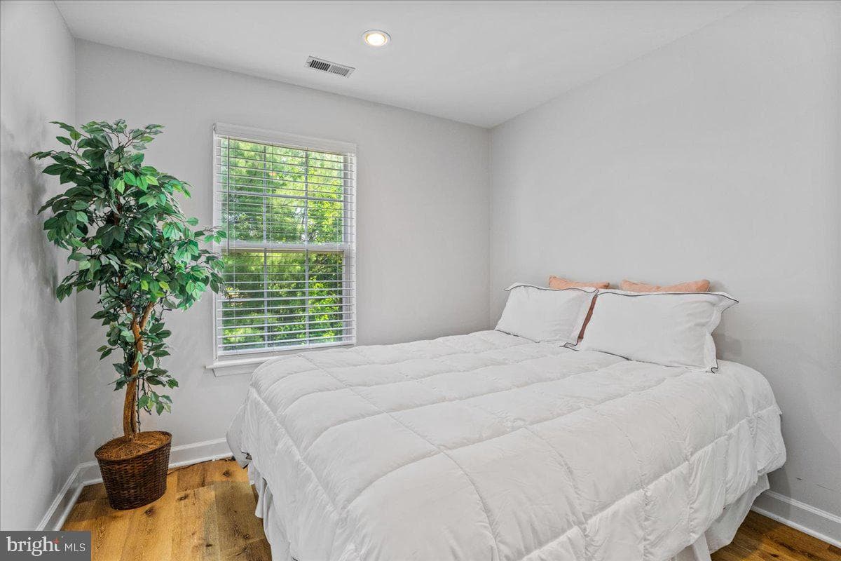 9245 Ridgefield Circle photo 22