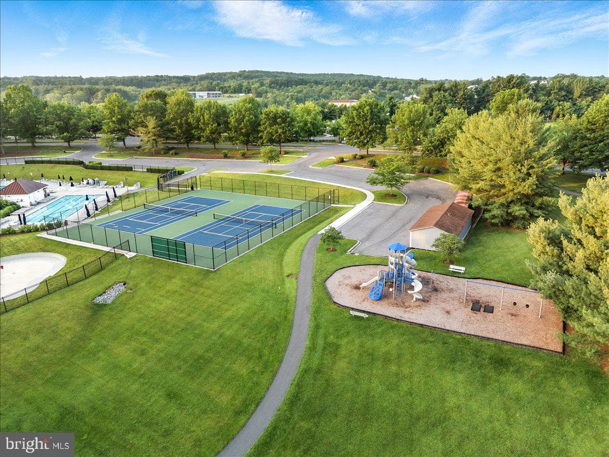 9245 Ridgefield Circle photo 48