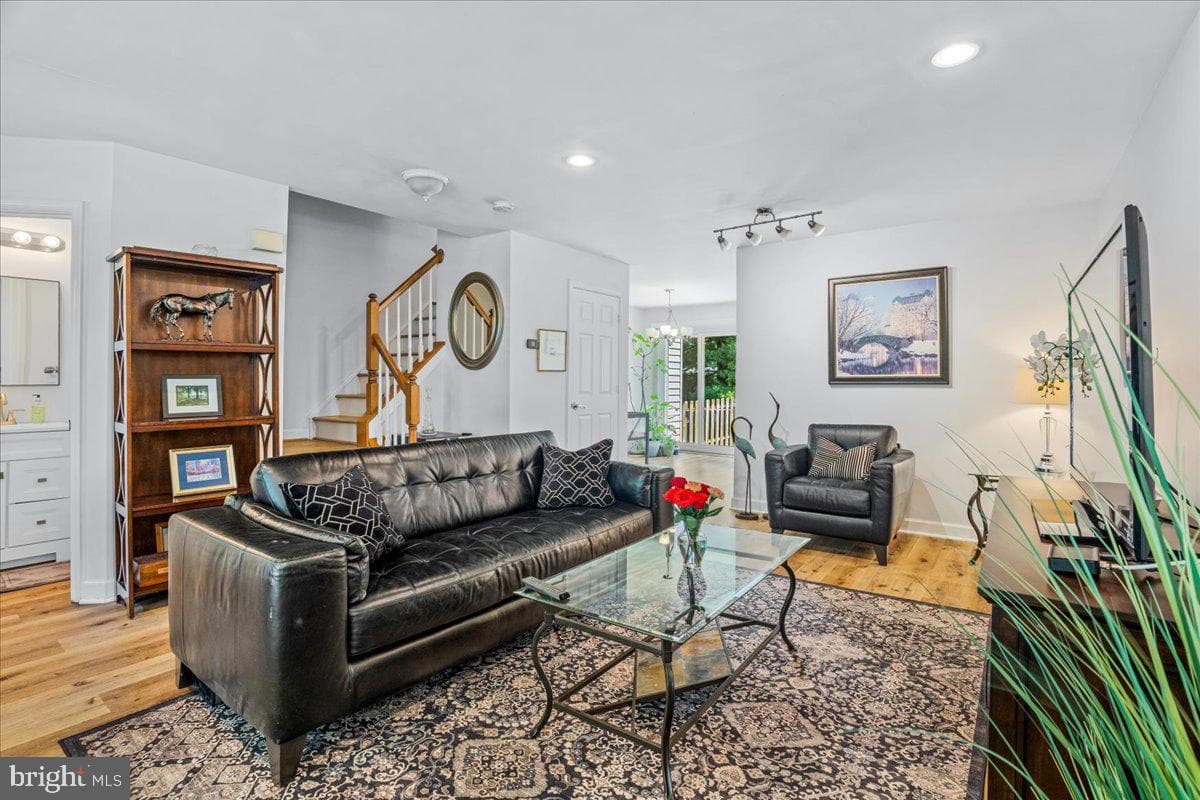 9245 Ridgefield Circle photo 6