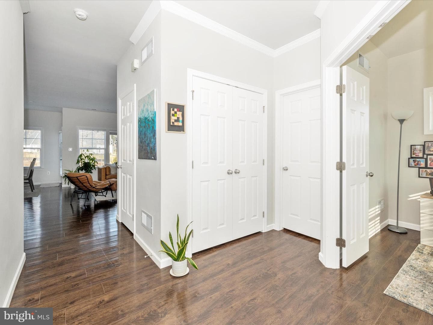 2813 Hillfield Drive photo 4