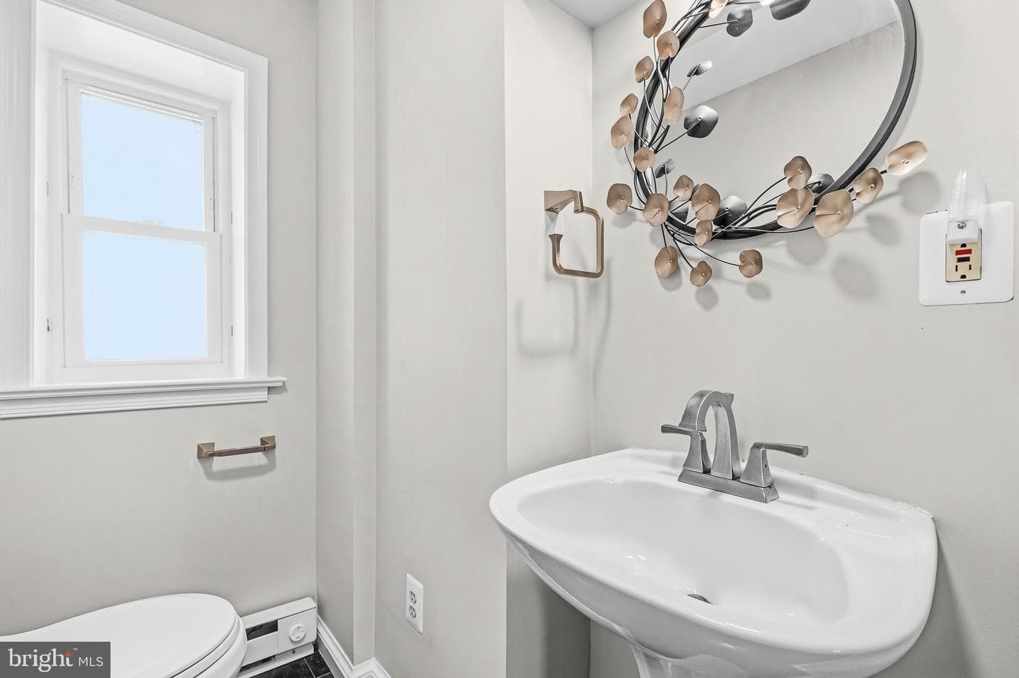 433 W South Street photo 15