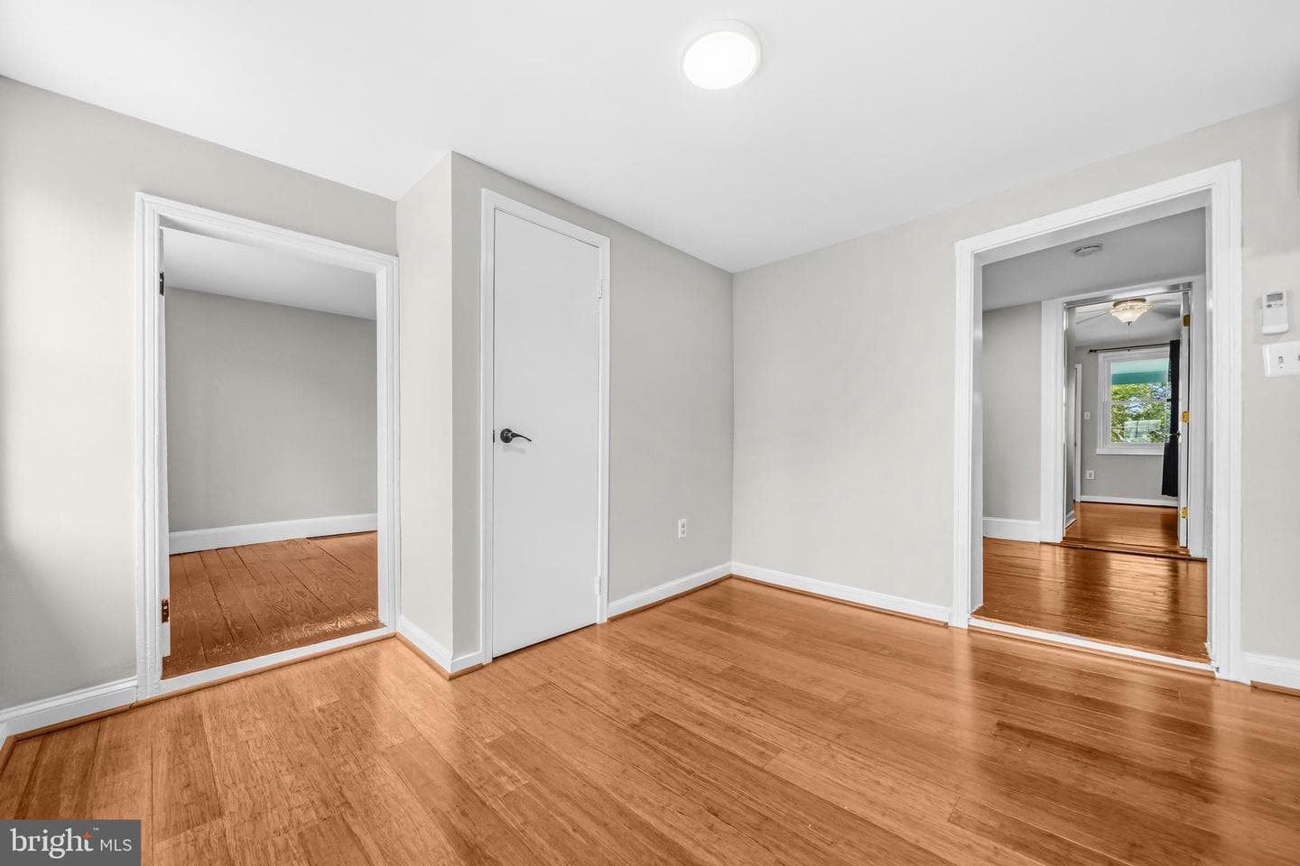 433 W South Street photo 18