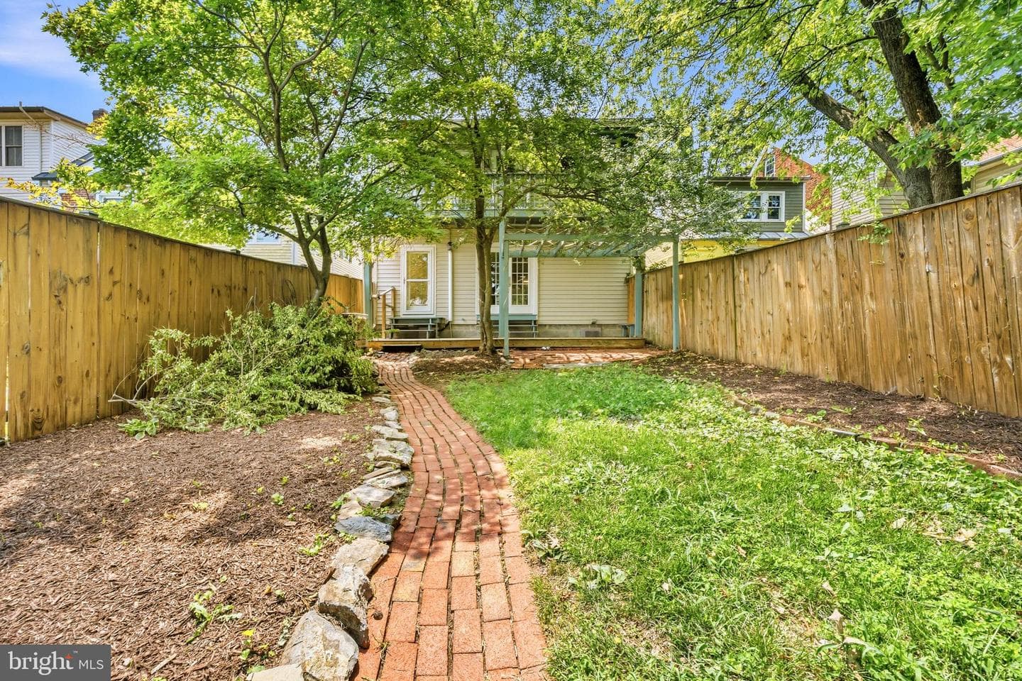 433 W South Street photo 42