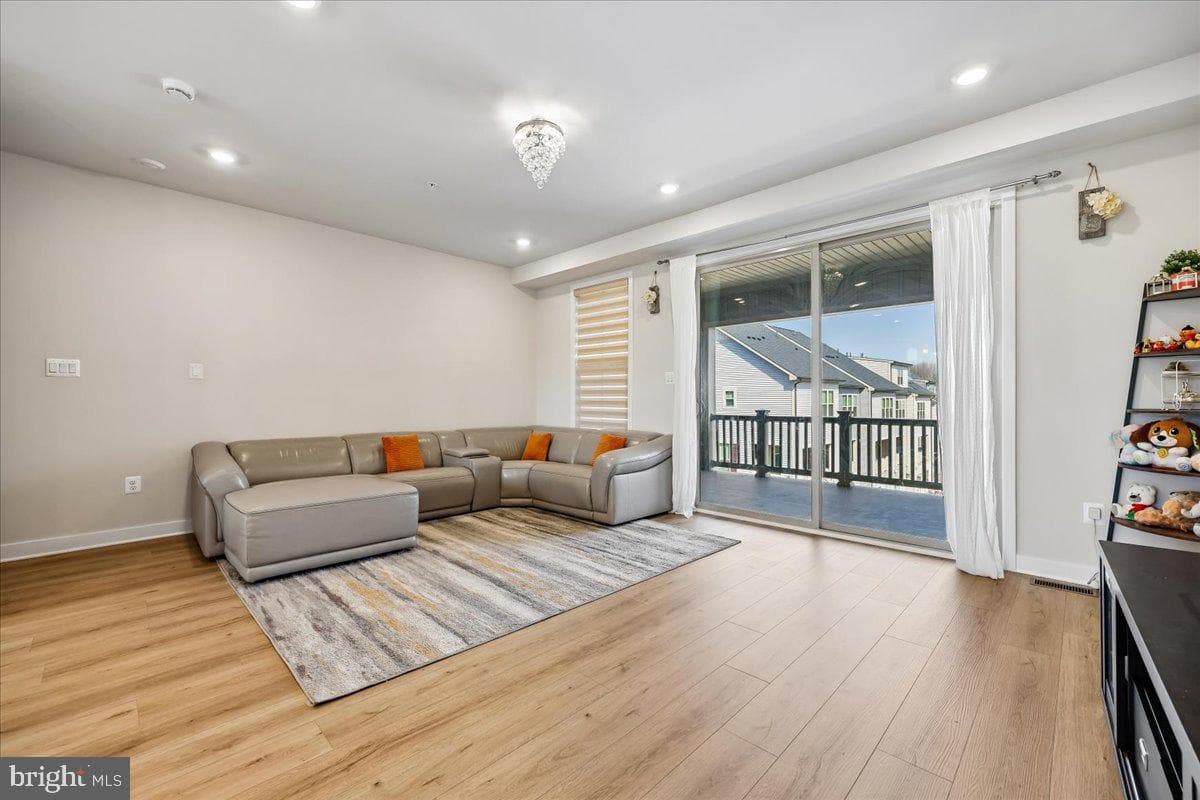 10206 Lake Linganore Boulevard photo 3