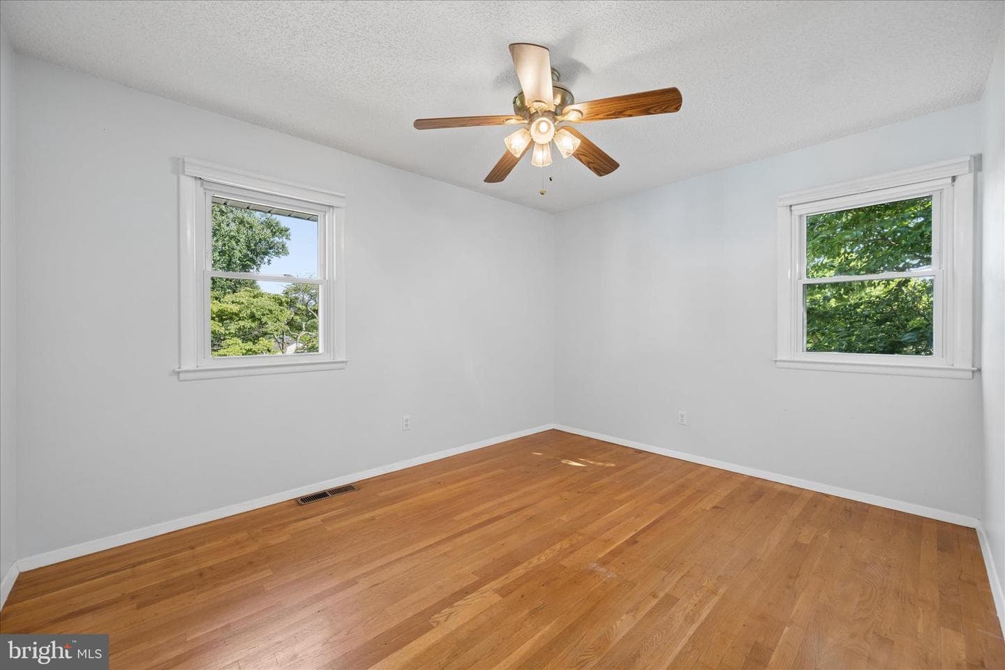 1607 Wise Road photo 14