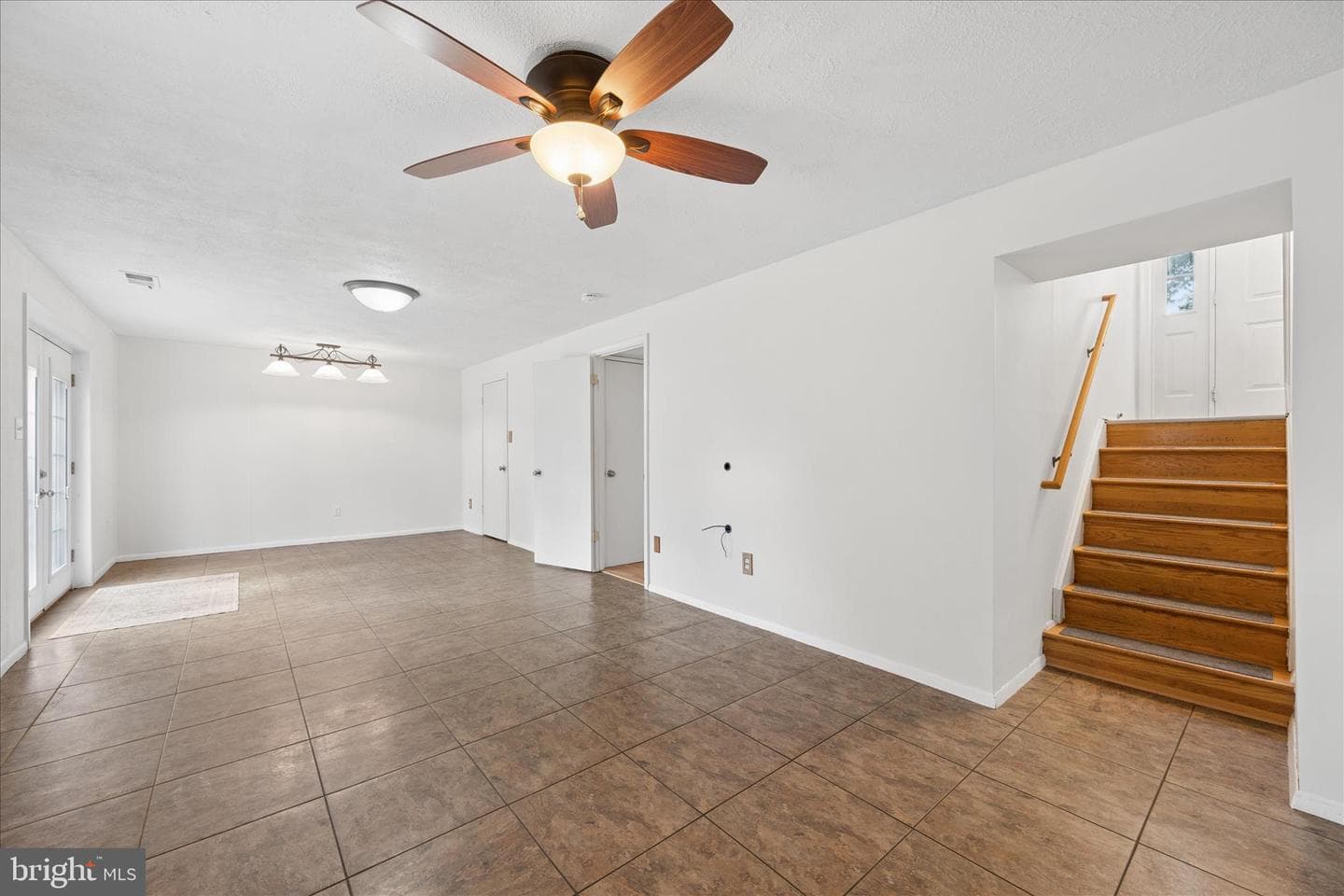 1607 Wise Road photo 25