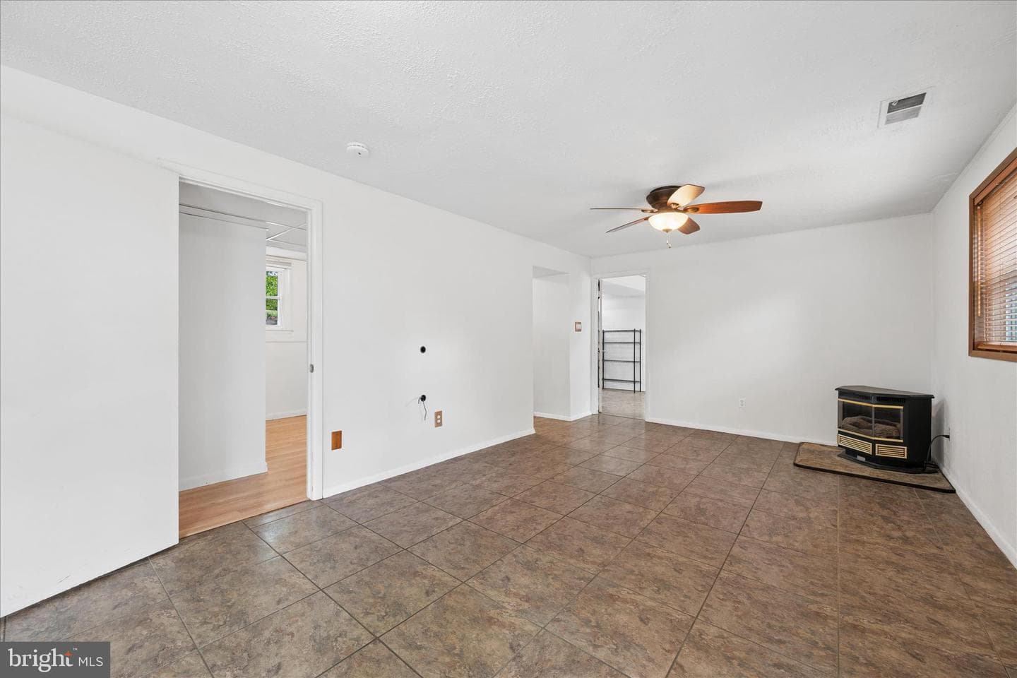 1607 Wise Road photo 26