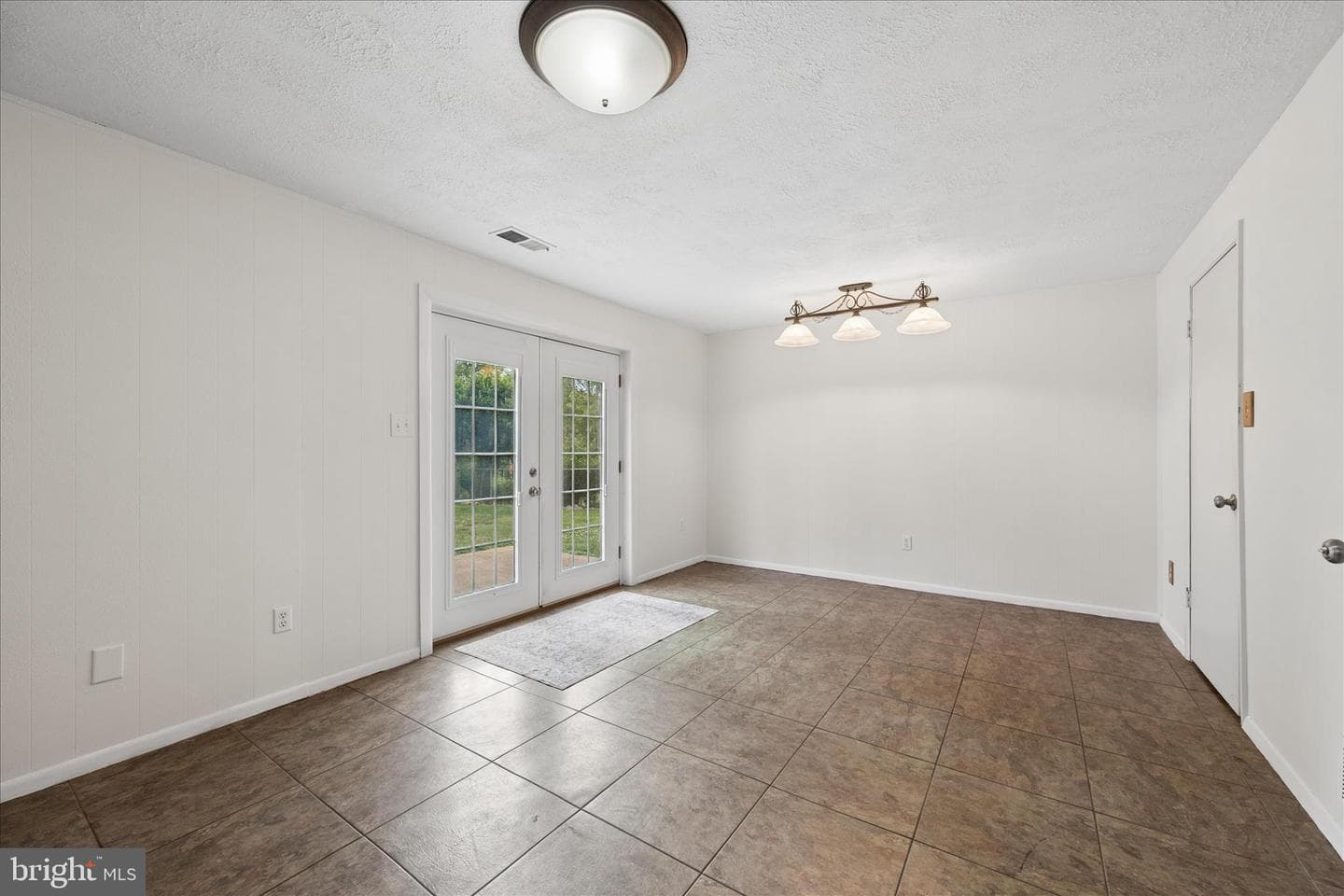 1607 Wise Road photo 27