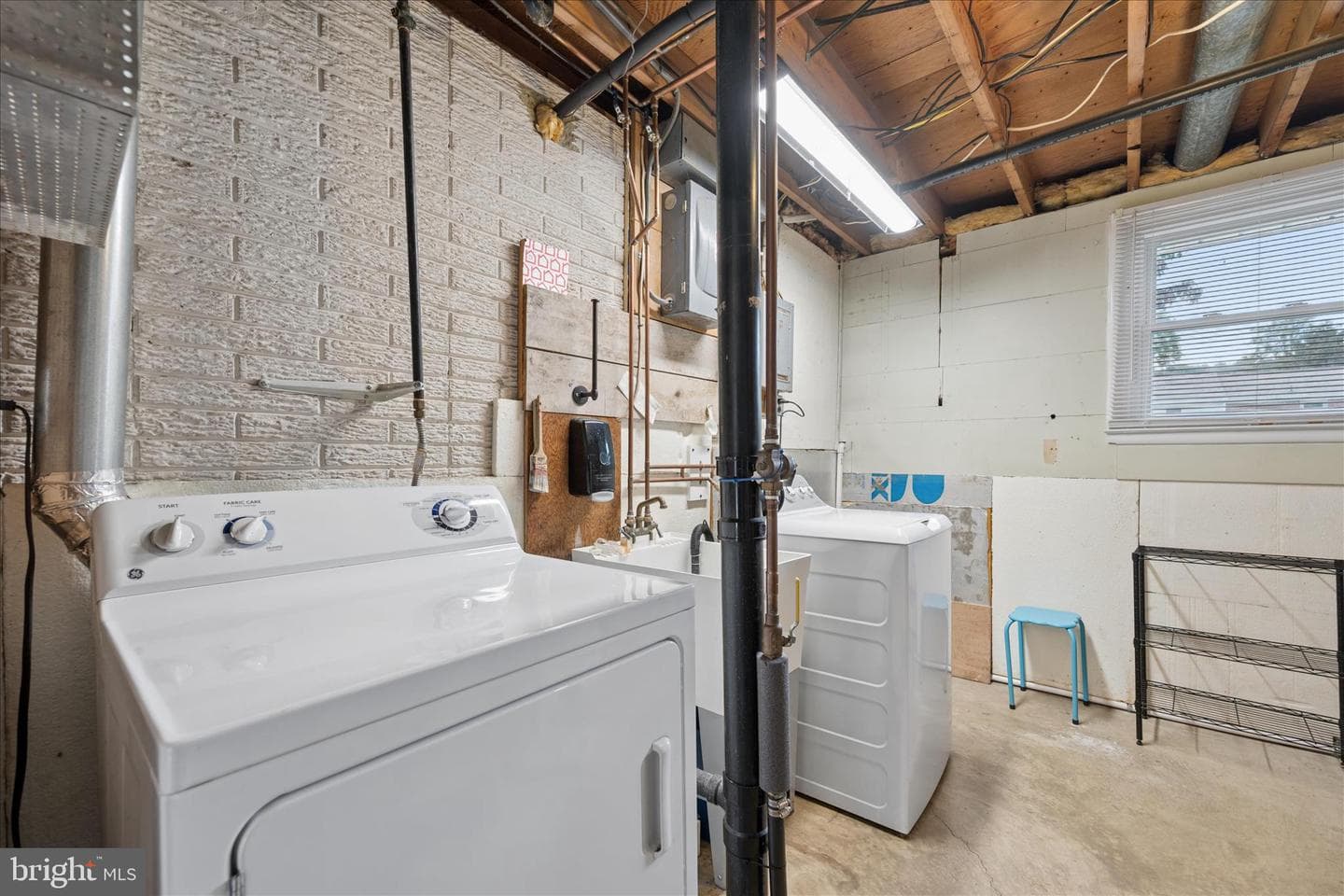 1607 Wise Road photo 28