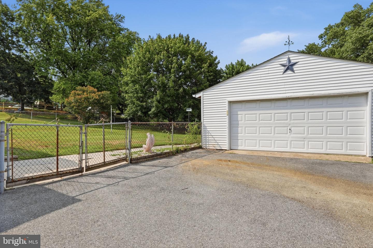 905 Oak Street photo 28