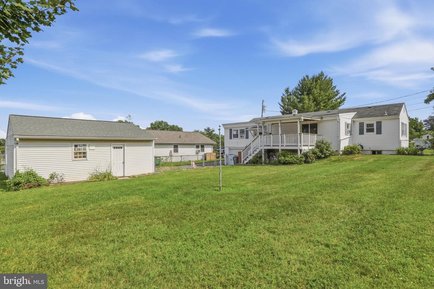 905 Oak Street photo 33