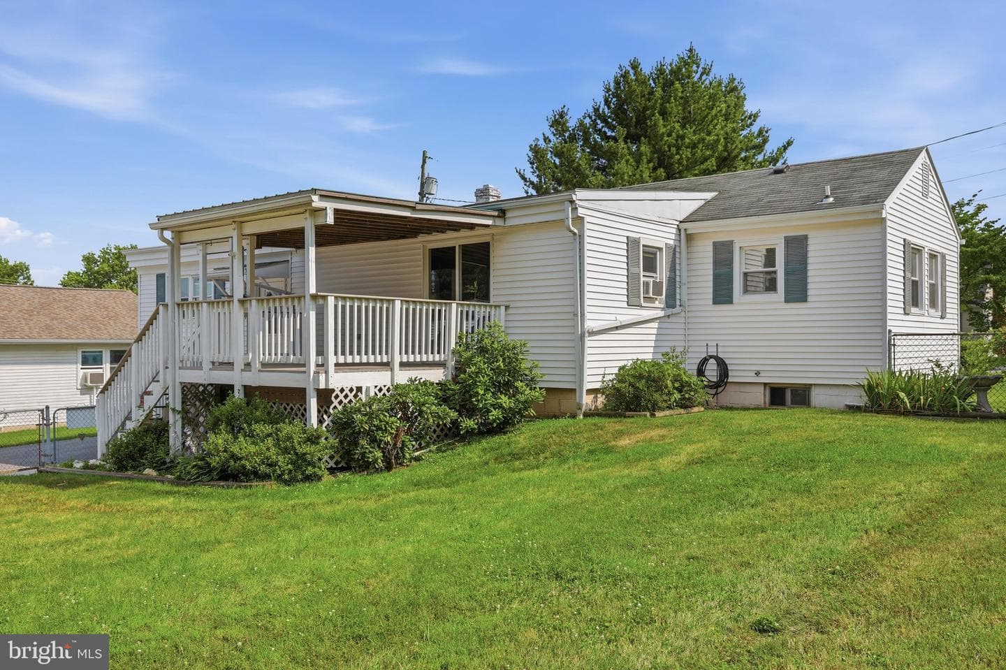 905 Oak Street photo 36