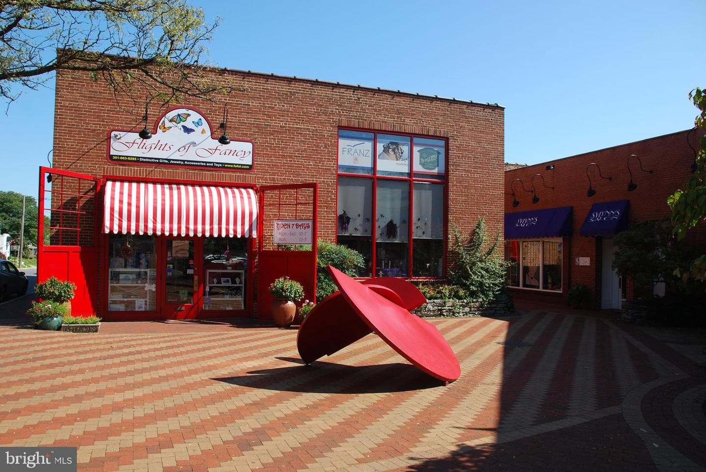 905 Oak Street photo 49