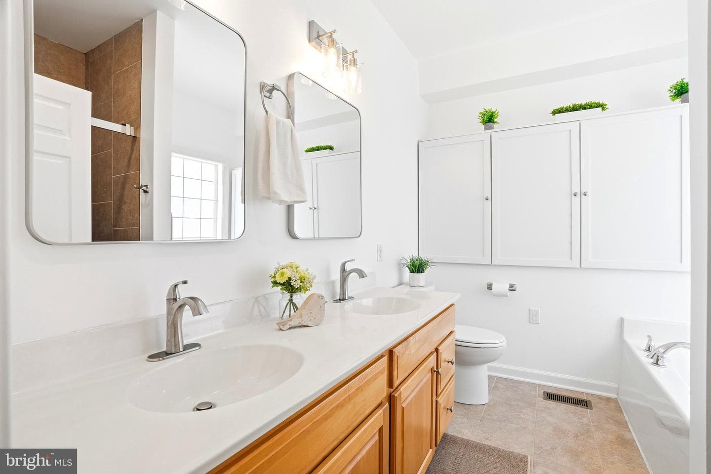 4 Lamar Ln photo 14