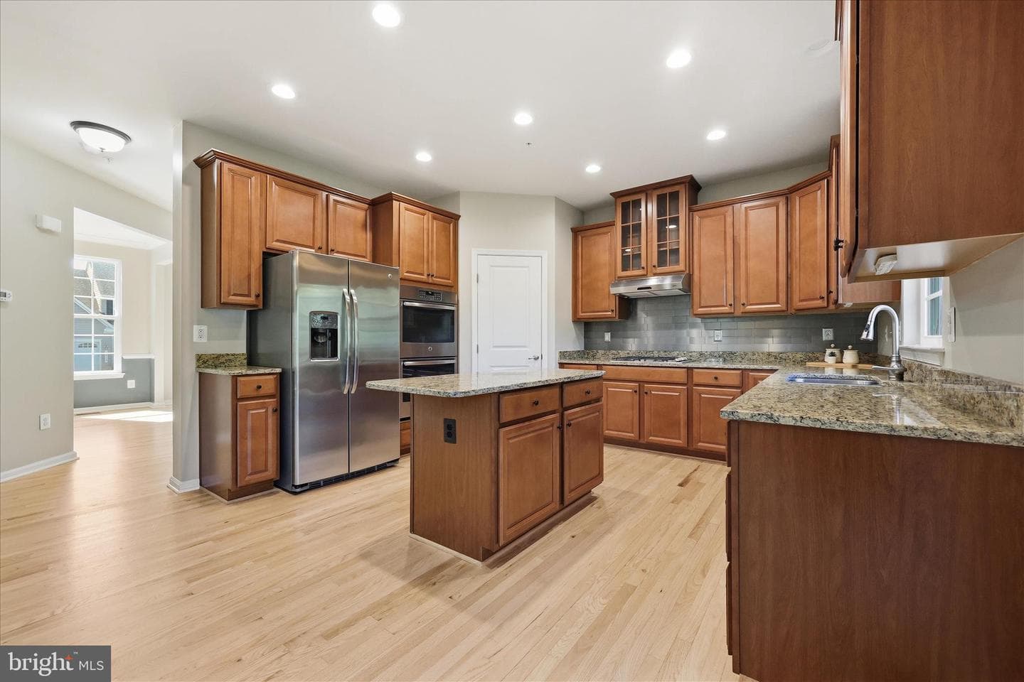 6914 Cardozo Street photo 11