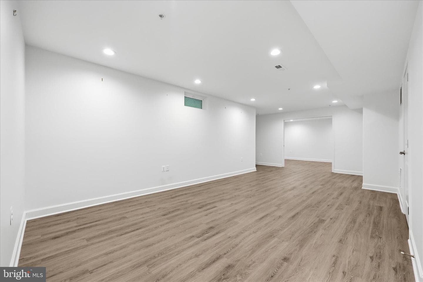 6914 Cardozo Street photo 38