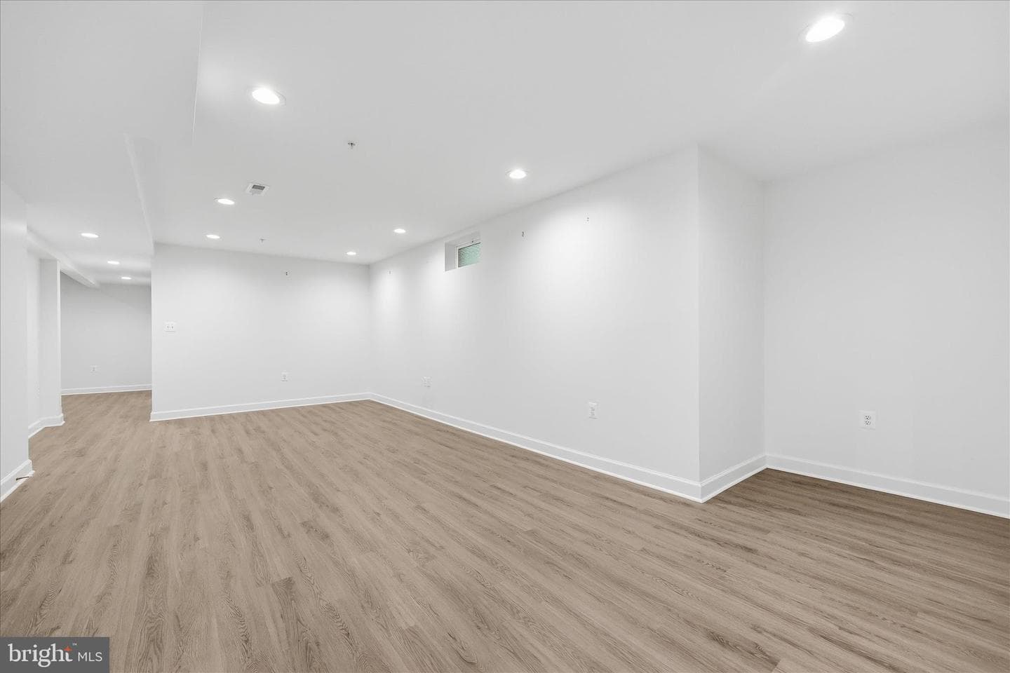 6914 Cardozo Street photo 39