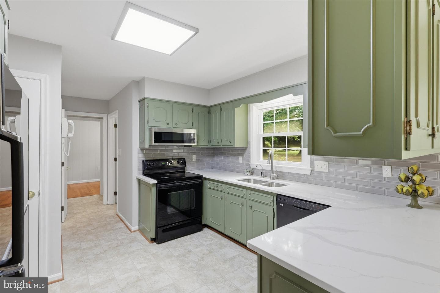 7007 Runnymeade Court photo 10