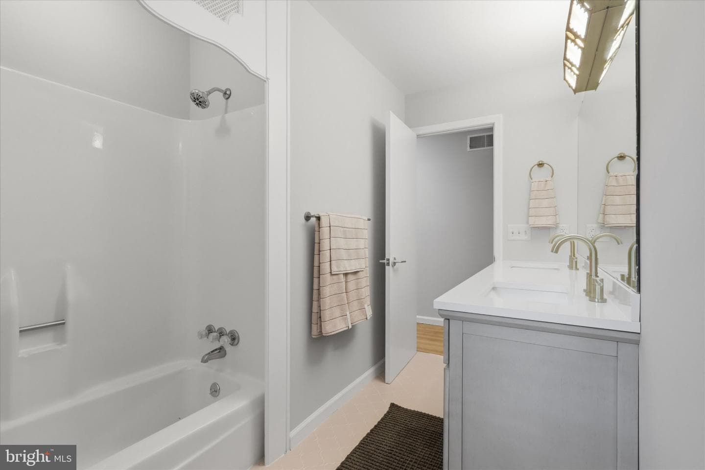 7007 Runnymeade Court photo 21