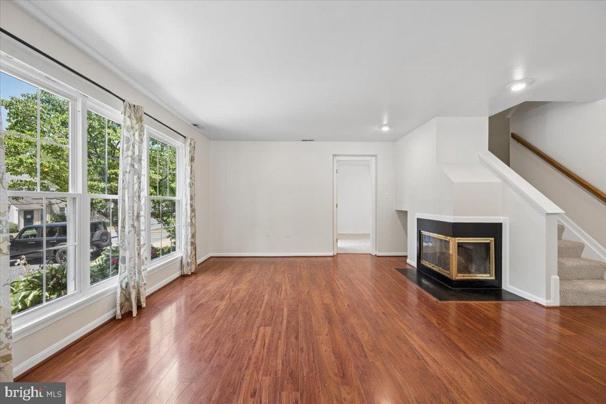 2611 Warren Way photo 5