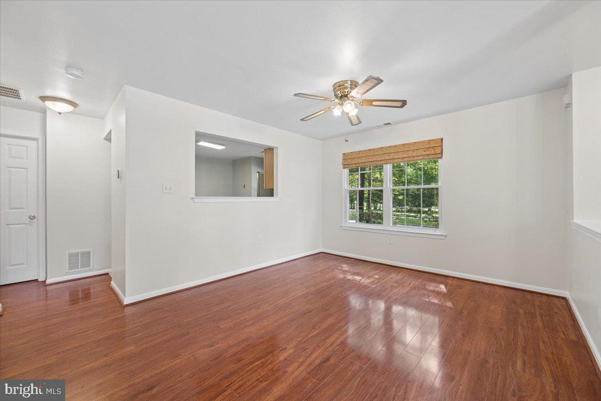 2611 Warren Way photo 9