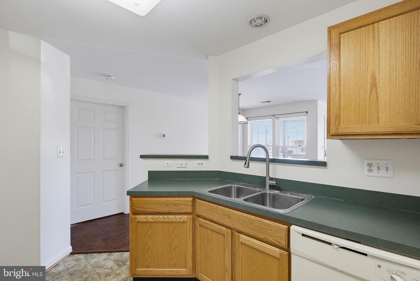 502 Bradley Court #d photo 13