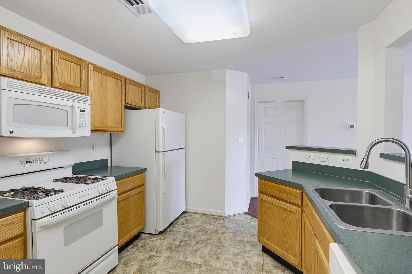 502 Bradley Court #d photo 14