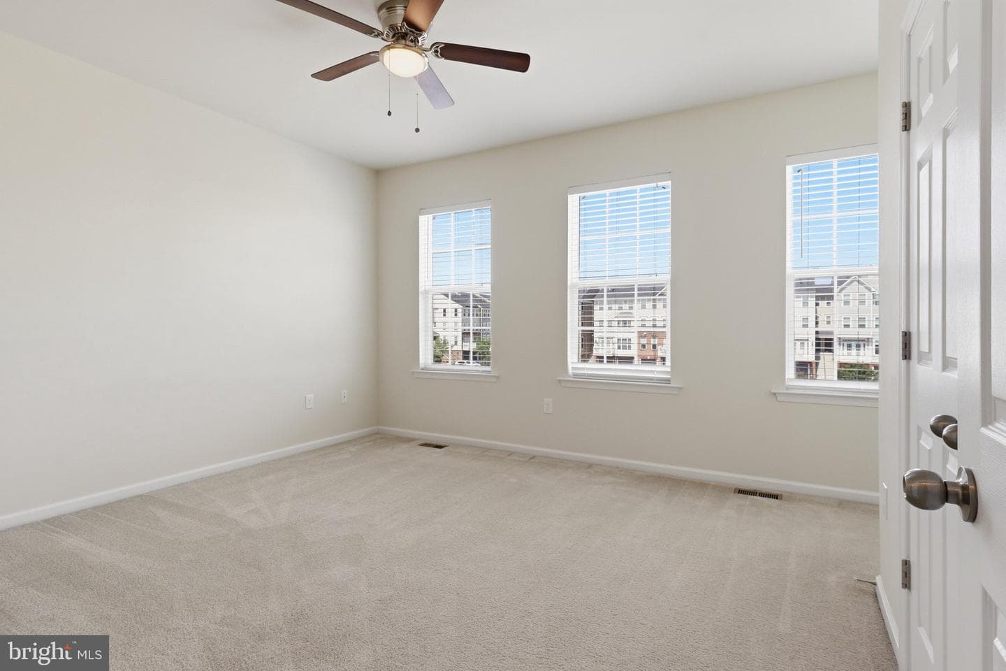 6082 Forum Square photo 31