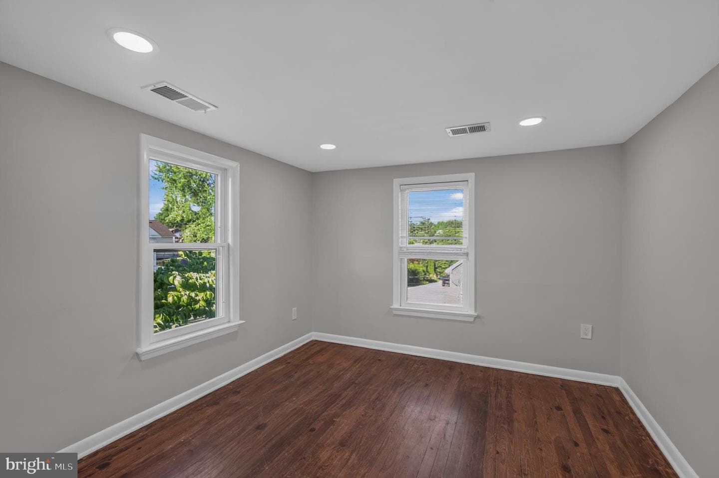 620 N Maple Avenue photo 25