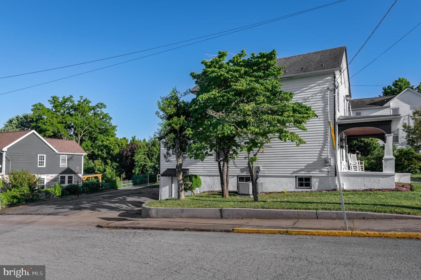 620 N Maple Avenue photo 43
