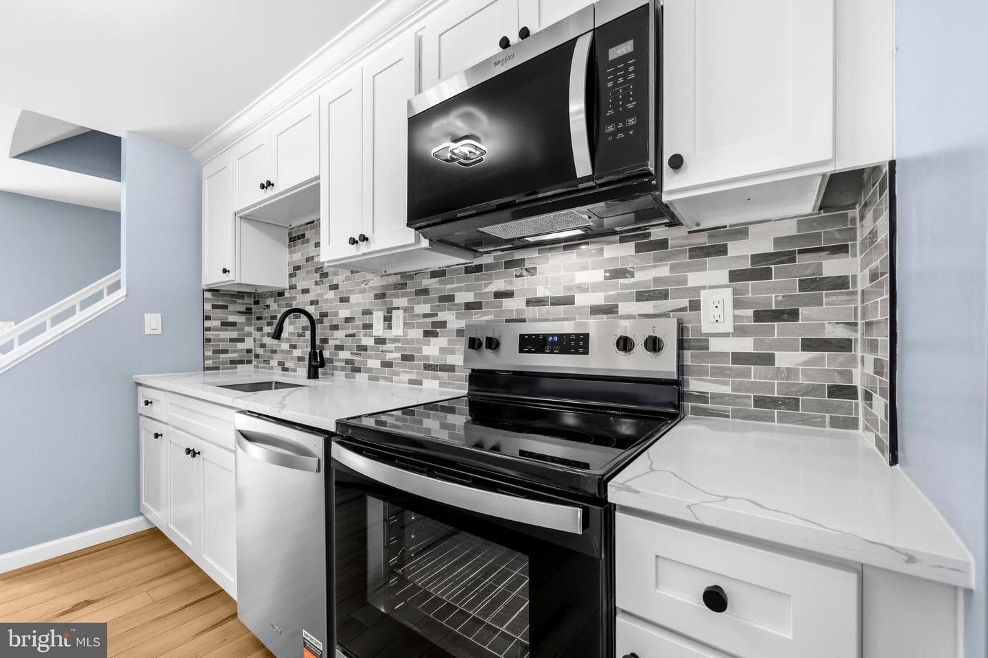 452 Center Street photo 13