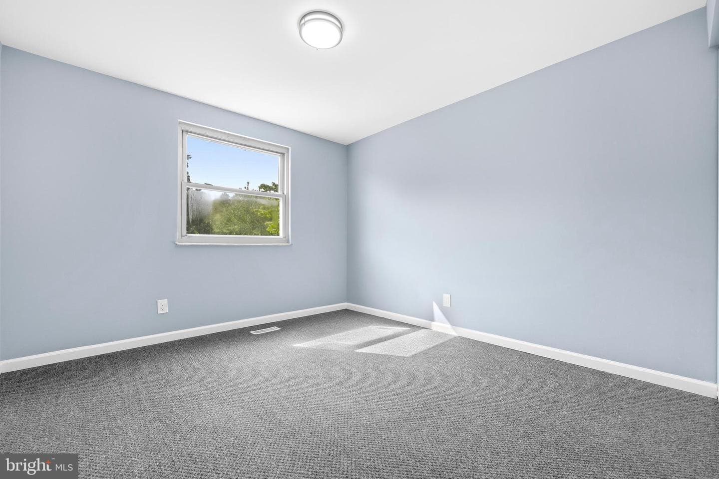 452 Center Street photo 16