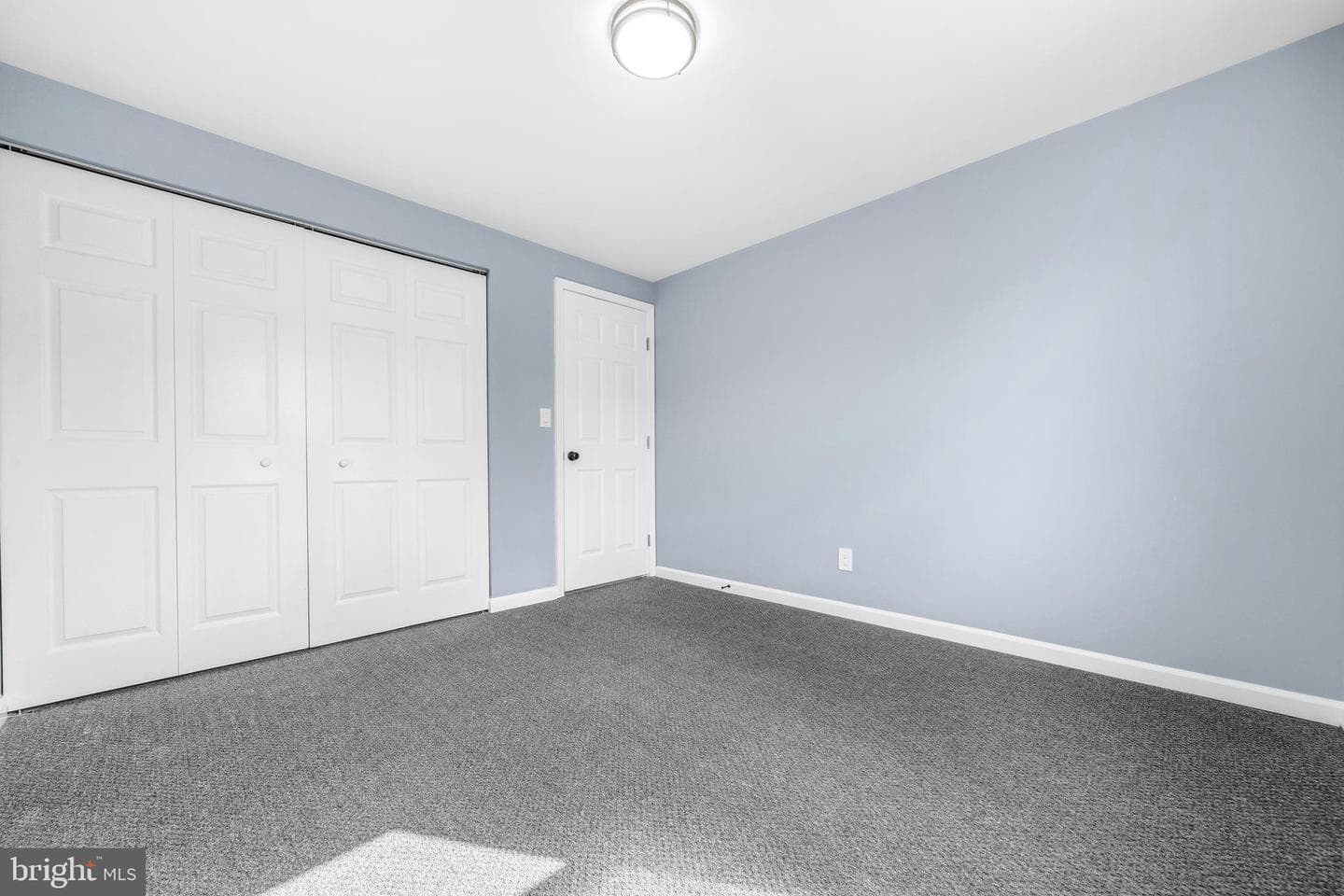 452 Center Street photo 17