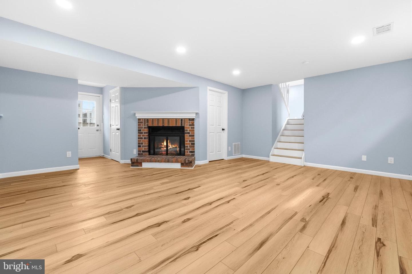 452 Center Street photo 24