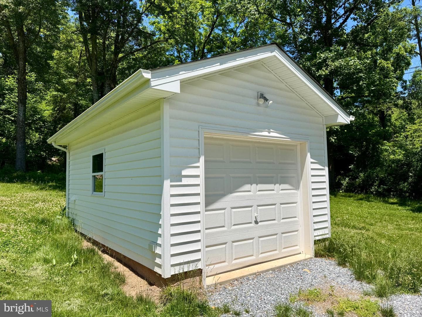 10121 Putman Road photo 5