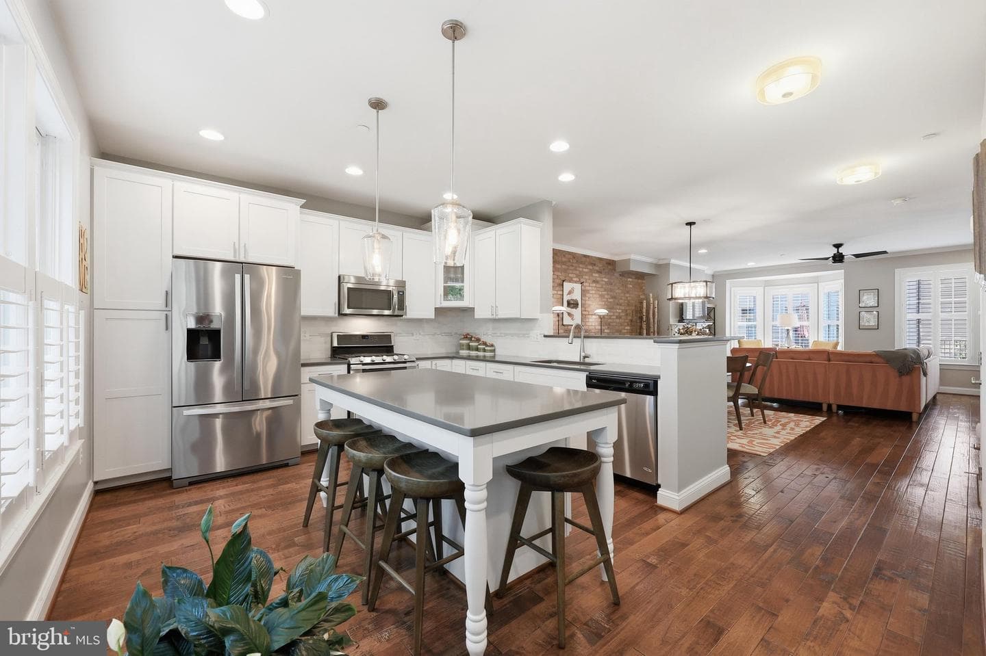 49 Maxwell, Frederick