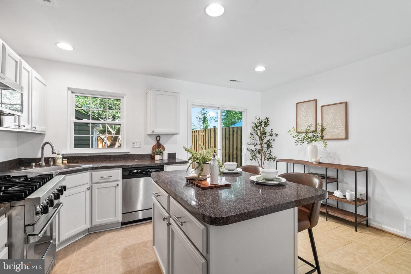 605 Hollowstone Road photo 9