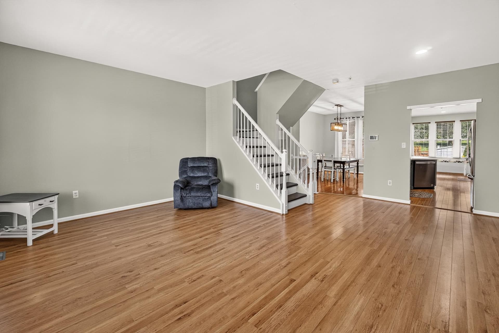 2433 Lakeside Dr, Frederick