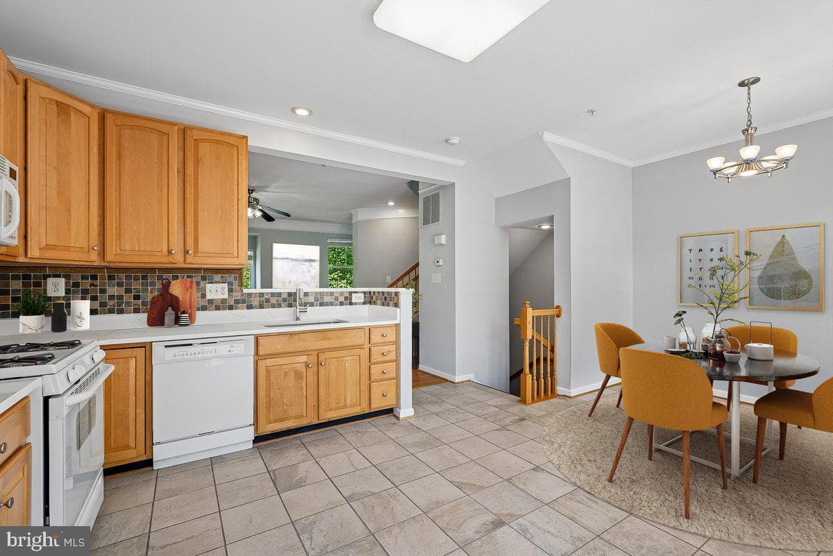 3626 Singleton Terrace photo 9