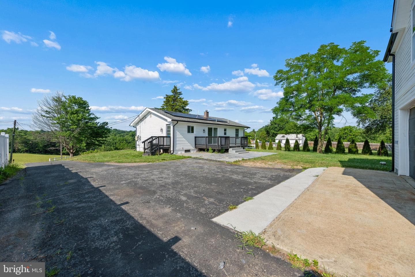 5941 Bartonsville Road photo 46