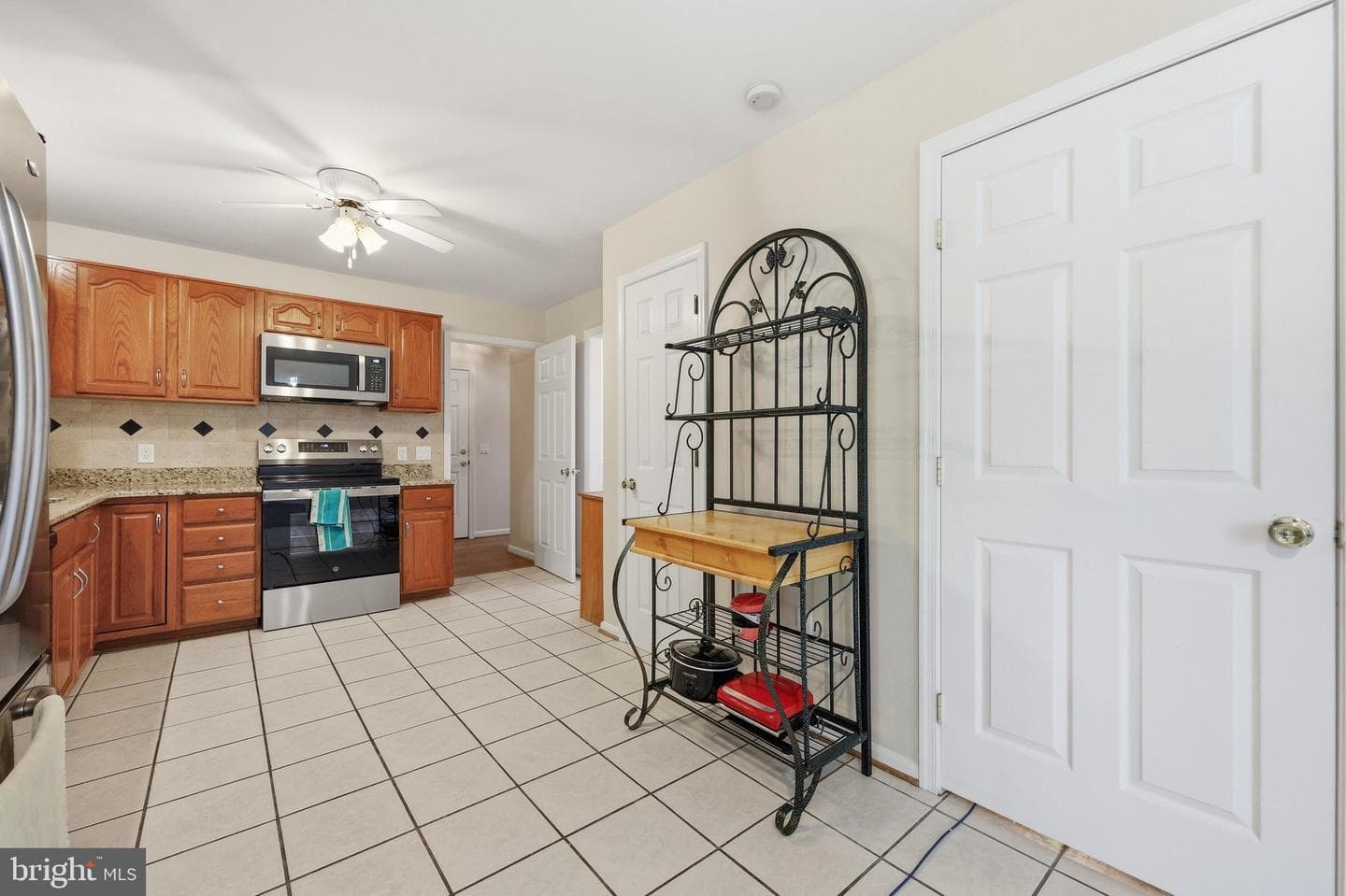 210 Bennett Court photo 10