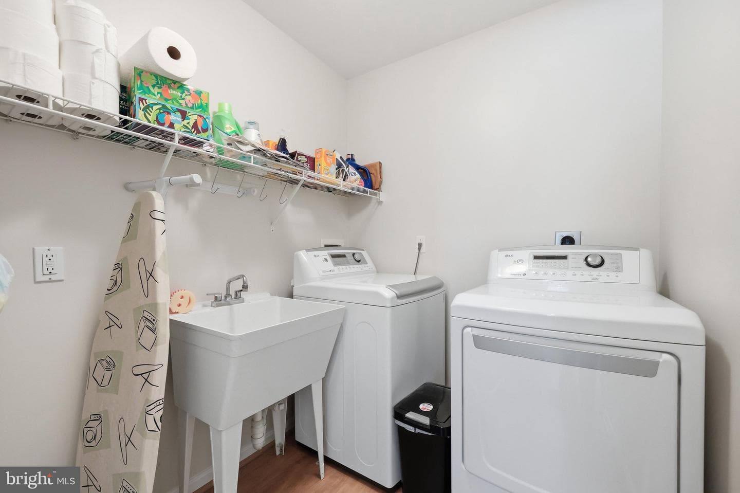 210 Bennett Court photo 18