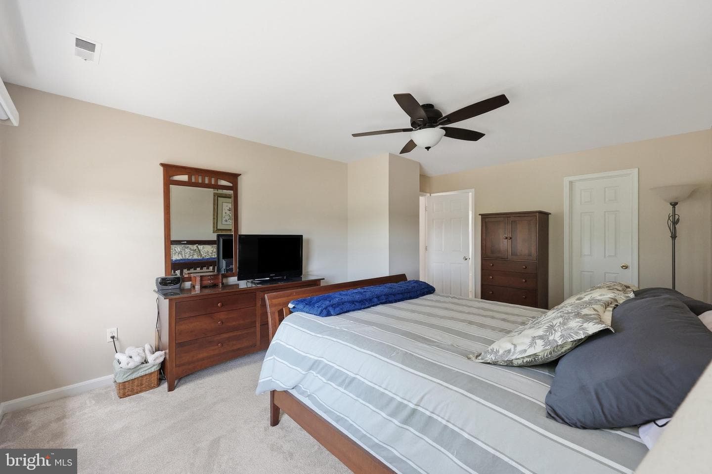 210 Bennett Court photo 25