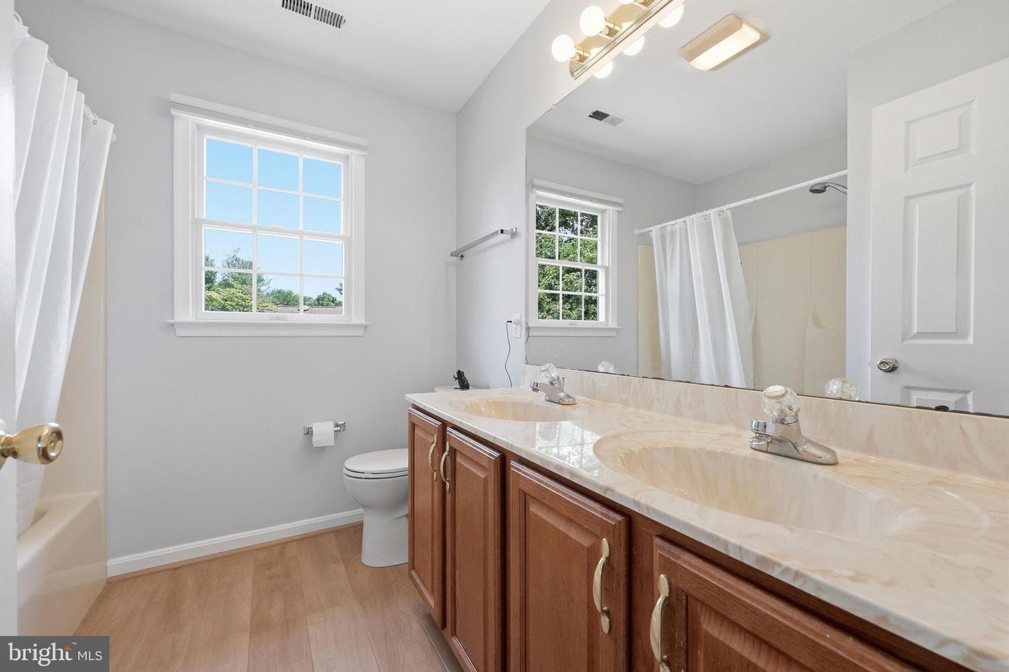 210 Bennett Court photo 26