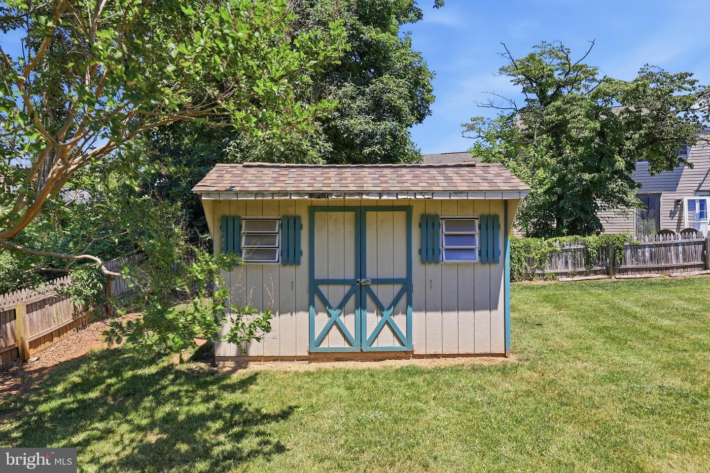 210 Bennett Court photo 46