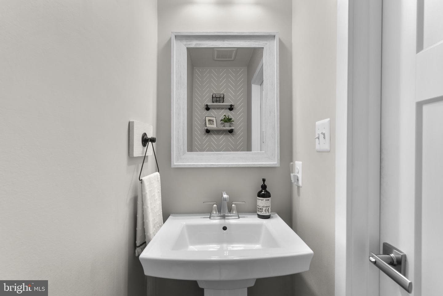7095 Kokanee Way photo 8