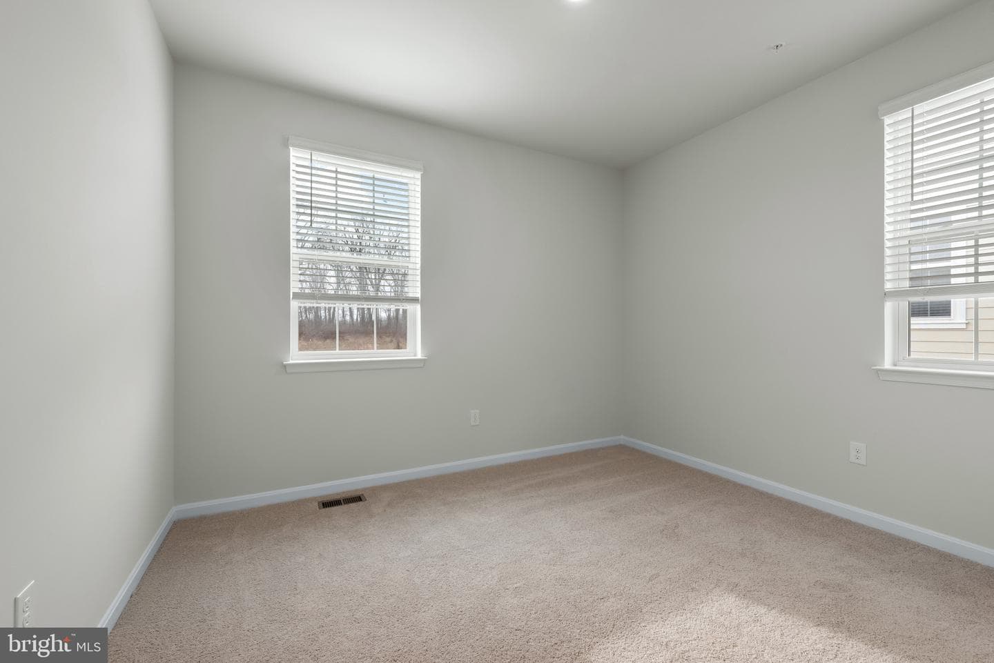 467 Ensemble Way photo 13